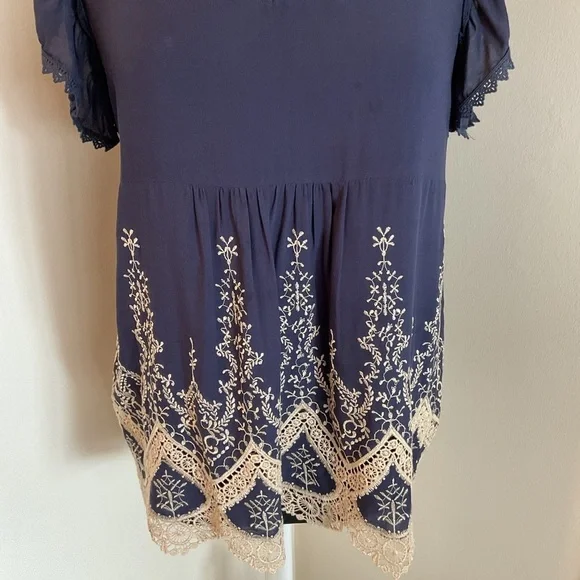 Source Unknown Blue Cream Ruffled Cap Sleeve Embroidered Boho Blouse Top Large - Picture 3 of 10